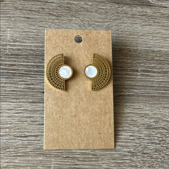 Elegant Gold and White Earrings A1302 - Picture 1 of 2